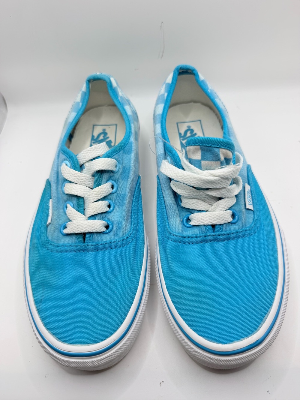 Vans Low-Top Sneakers in Bright Turquoise with White Laces